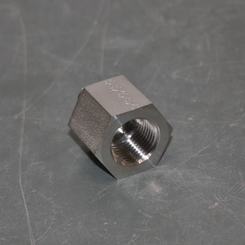 Encaixe redutor Parker RI1/4EDX1/271, 1/4" x 1/2" tubo BSPP, porta Ermeto DIN - Imagem 4 de 4