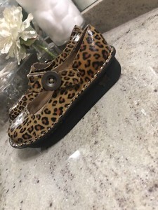 sketchers women memory foam