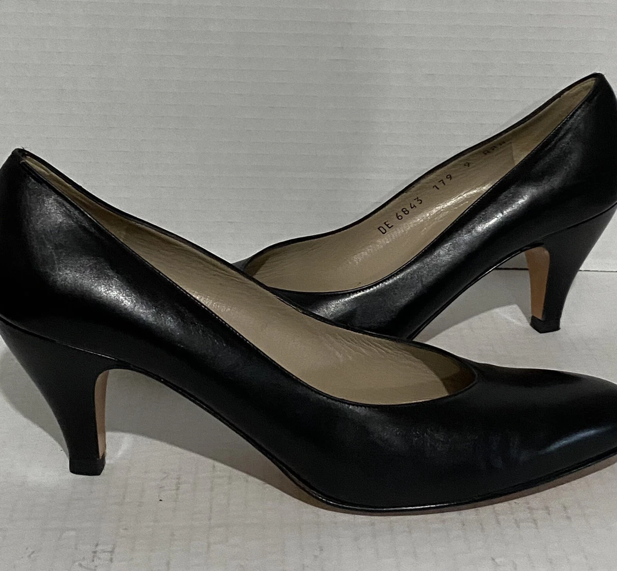 Ferragamo clearance black heels