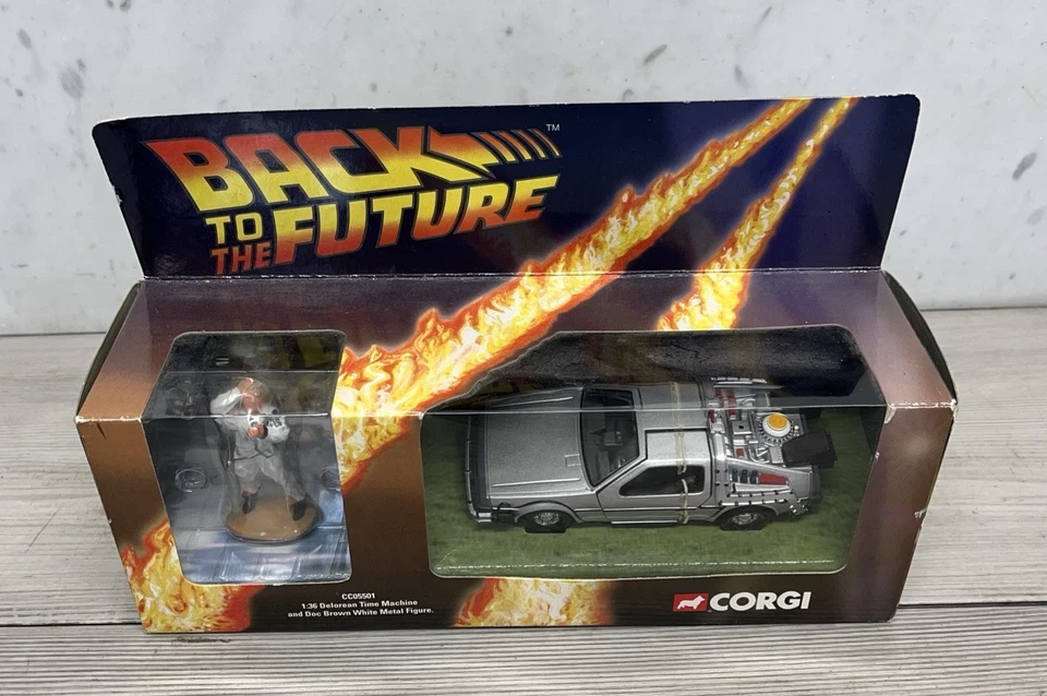 Corgi CC05501 Back To The Future DeLorean & Doc Brown Figure Diecast 1:36 NEW - Image 2 of 4