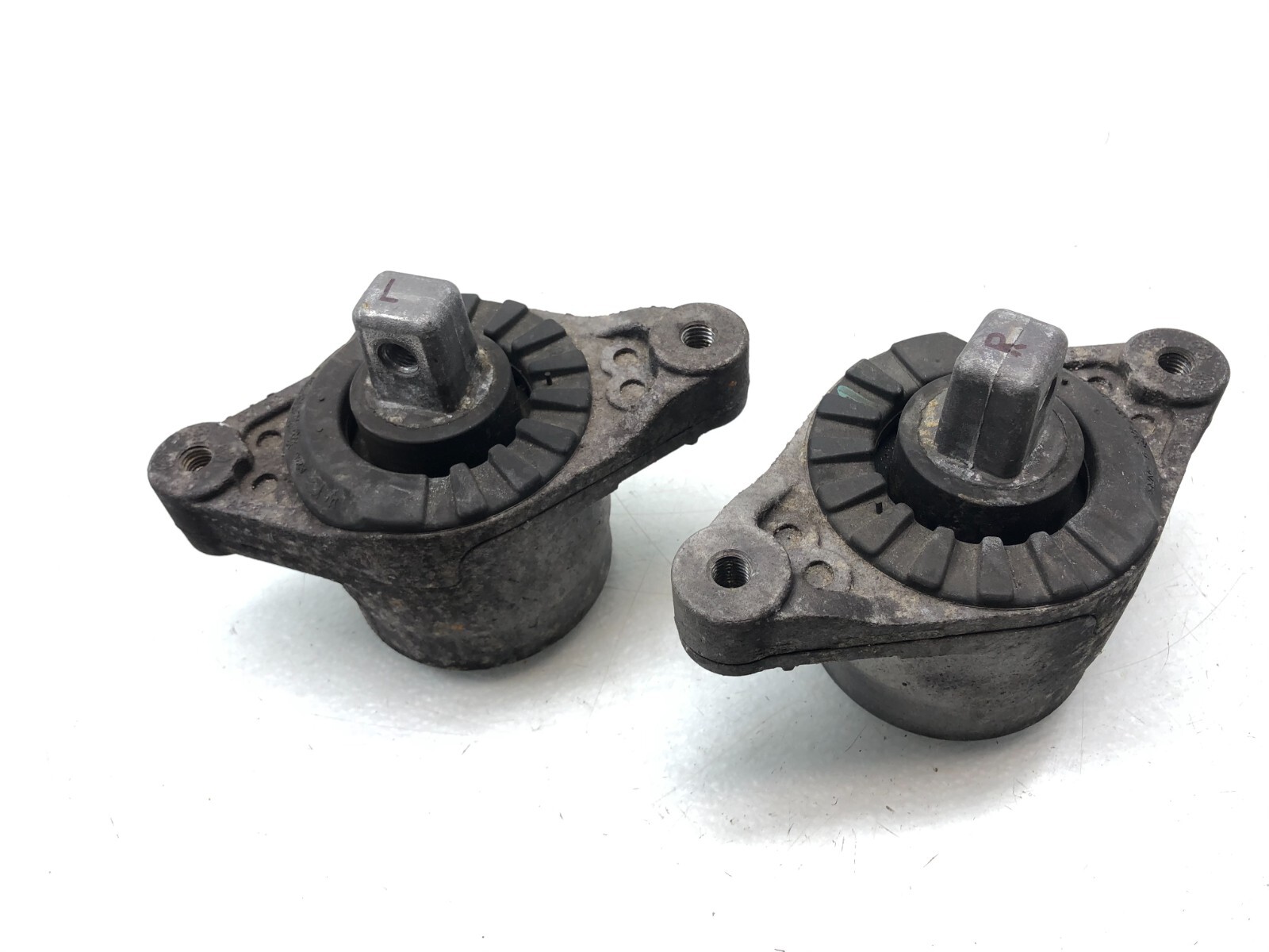 2014-2020 MASERATI GHIBLI S 3.0L V6 LEFT RIGHT FRONT ENGINE MOUNT BRACKET OEM.