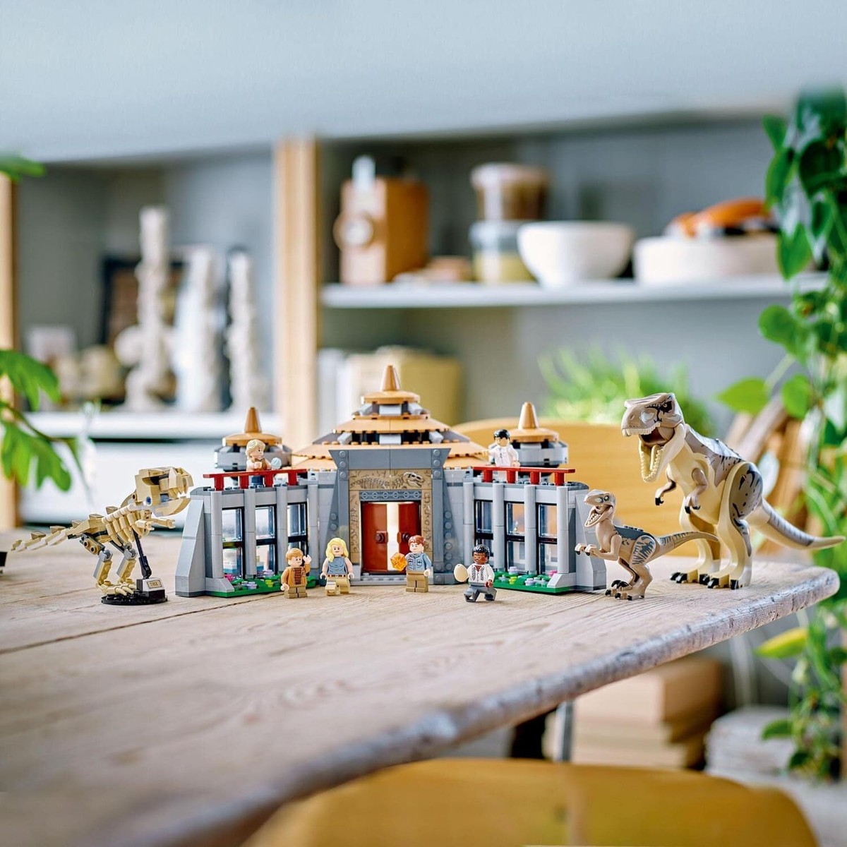 A-shop LEGO Jurassic World Visitor Center: Invasion of the T-Rex and