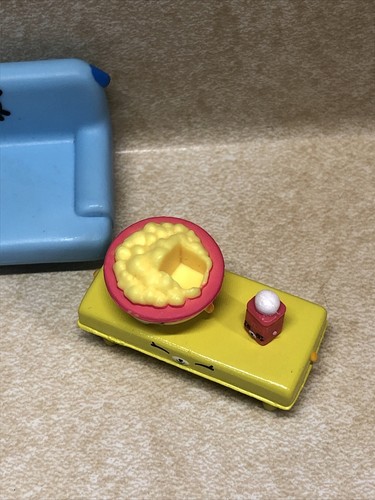 SHOPKINS Happy Places Happy Home Replacement Pieces Popette And Petkins - Picture 8 of 8