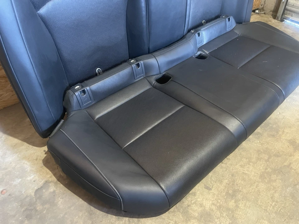 Lexus Es 300H 2019 a 2025 asiento inferior trasero Foto 3 de 3