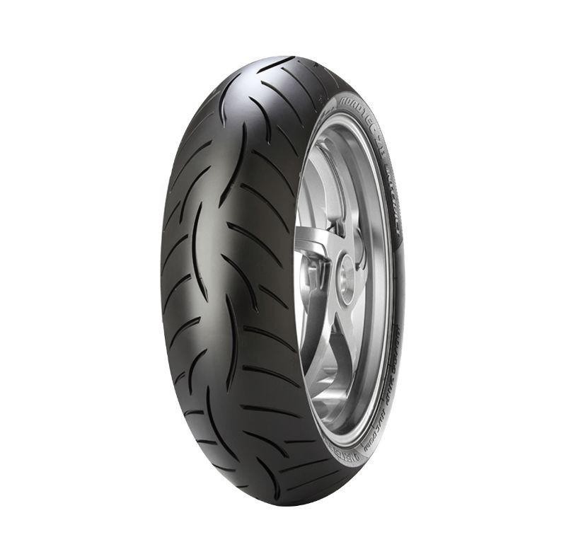 Pneu moto 18'' Metzeler Roadtec Z8 radial arrière grip maximal sur sol mouillé