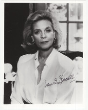 Lauren Bacall Signed 8 x 10 Photo / Autographed Actress