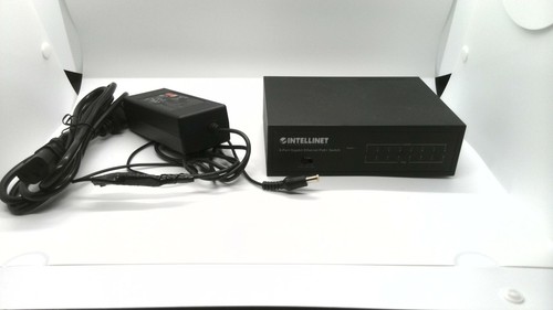 Switch Intellinet 8 puertos Gigabit Ethernet PoE+ modelo # 561204 - Imagen 4 de 5