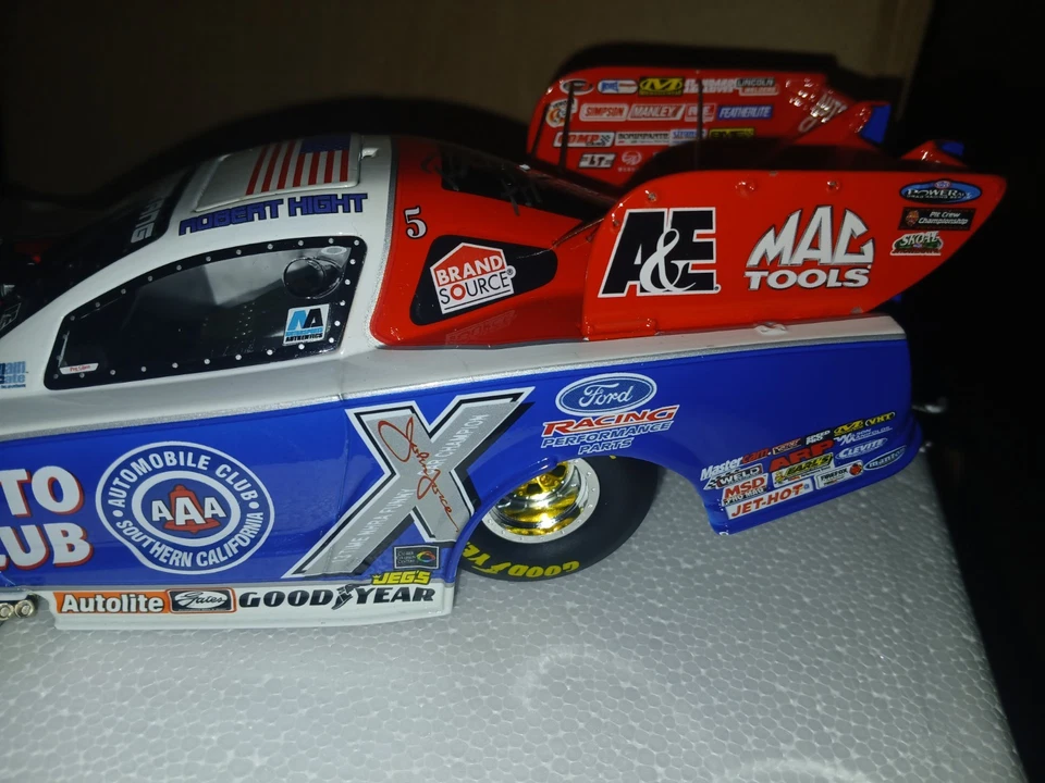 Robert Hight #5 AAA Auto Club Southern California 2006 firmado 1:24 F/C (sin usar, en caja) Foto 3 de 4
