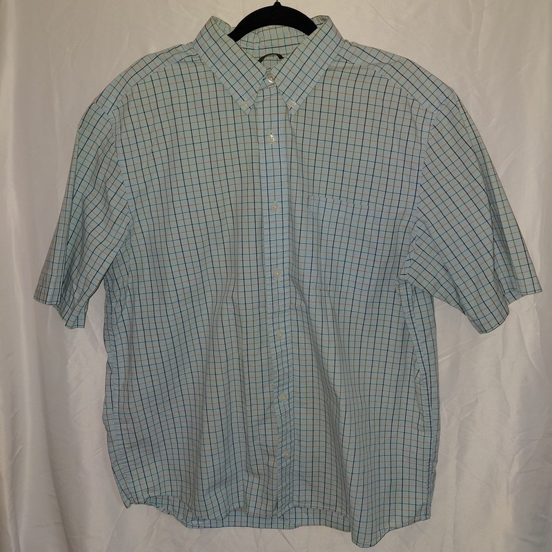 Eddie Bauer men's L relaxed fit short-sleeve plaid button-up #2159