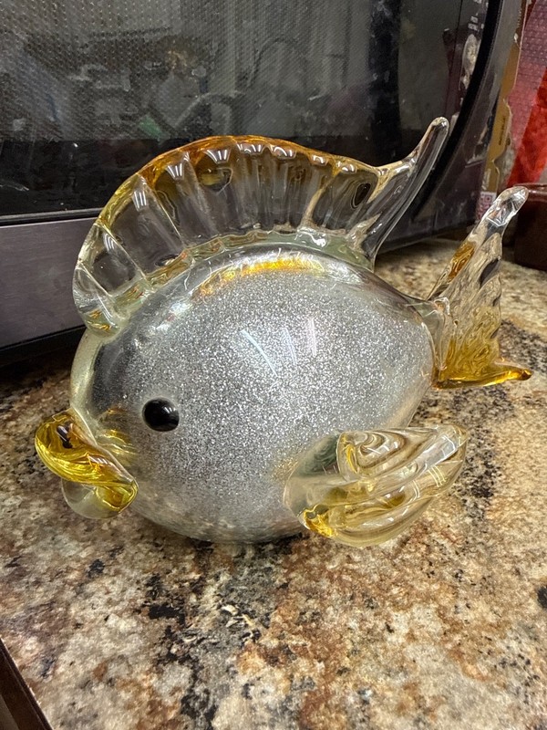 figurine is a hand-blown Murano-style art glass fish featuring a clear, spherica