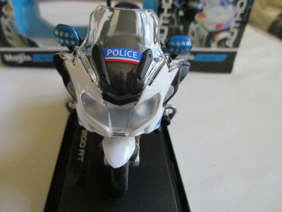 MINIATURE MOTO MAISTO MAIS39056 BMW R 1200 RT POLICE NATIONALE 1/18  - Photo 4/4