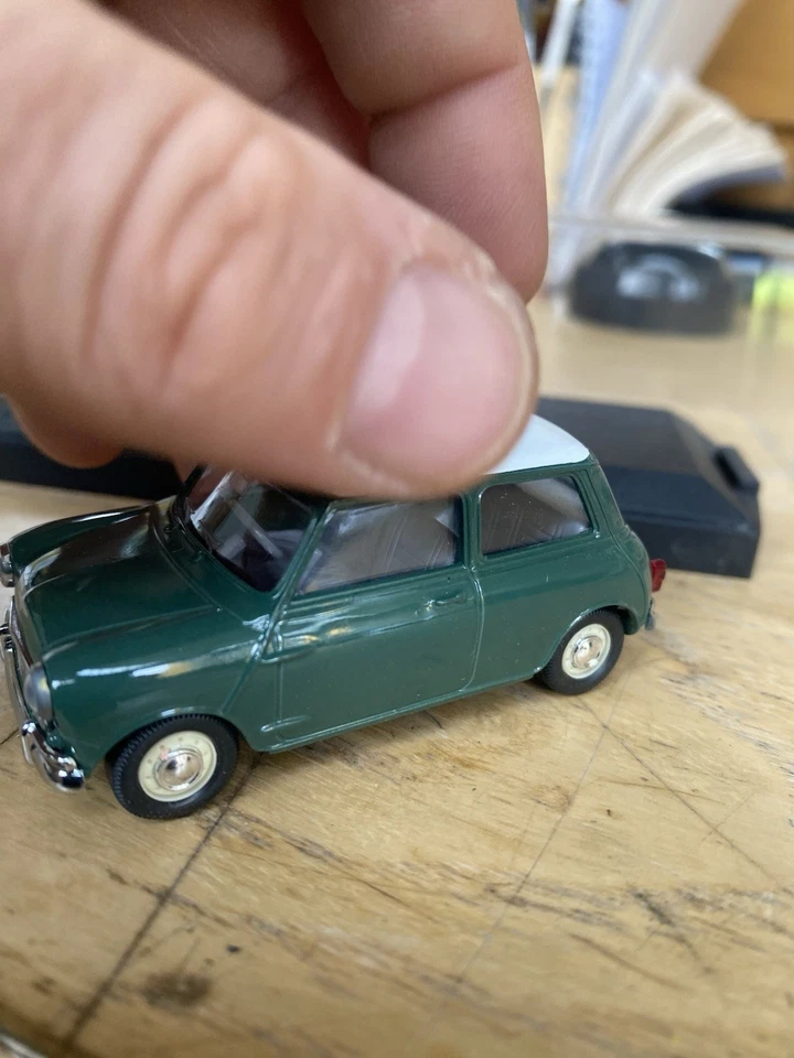 Auto Vitesse pressofusa MORRIS COOPER verde made in FRANCE - Immagine 4 di 4