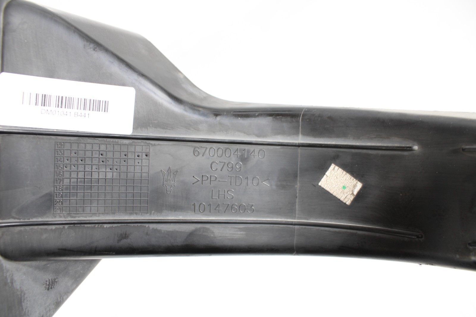 2014-2019 MASERATI GHIBLI FRONT LEFT DRIVER SIDE INTERCOOLER AIR DUCT GUIDE OEM