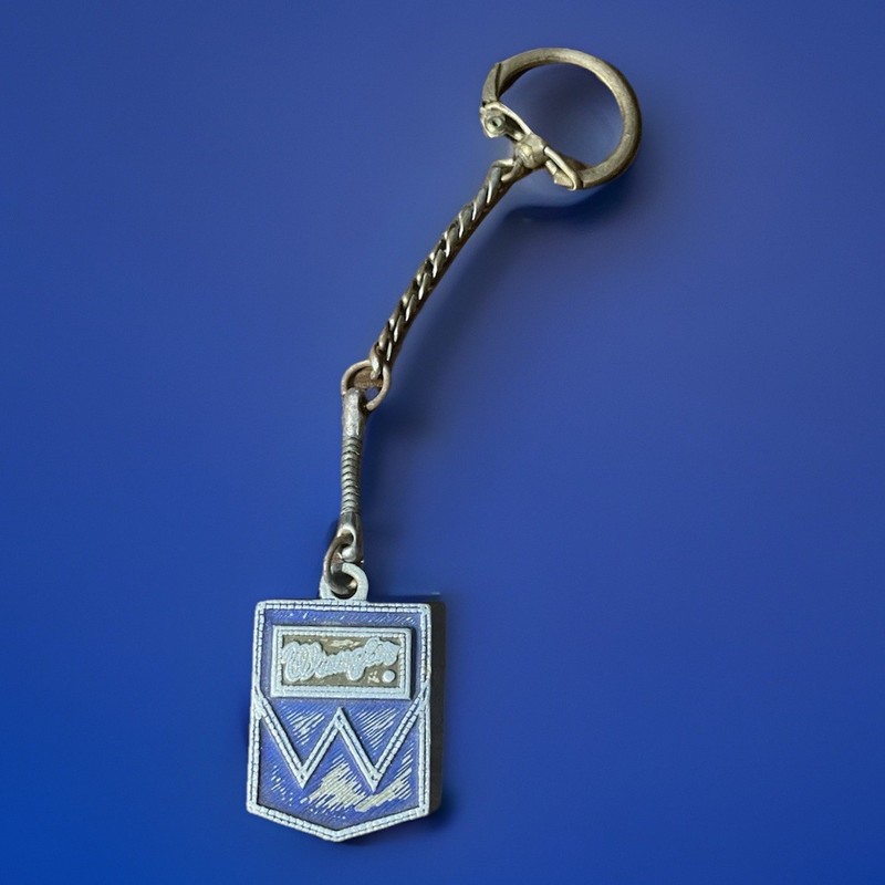 Vintage Wrangler Jeans Enameled Metal Keychain Back Pocket W Design Blue