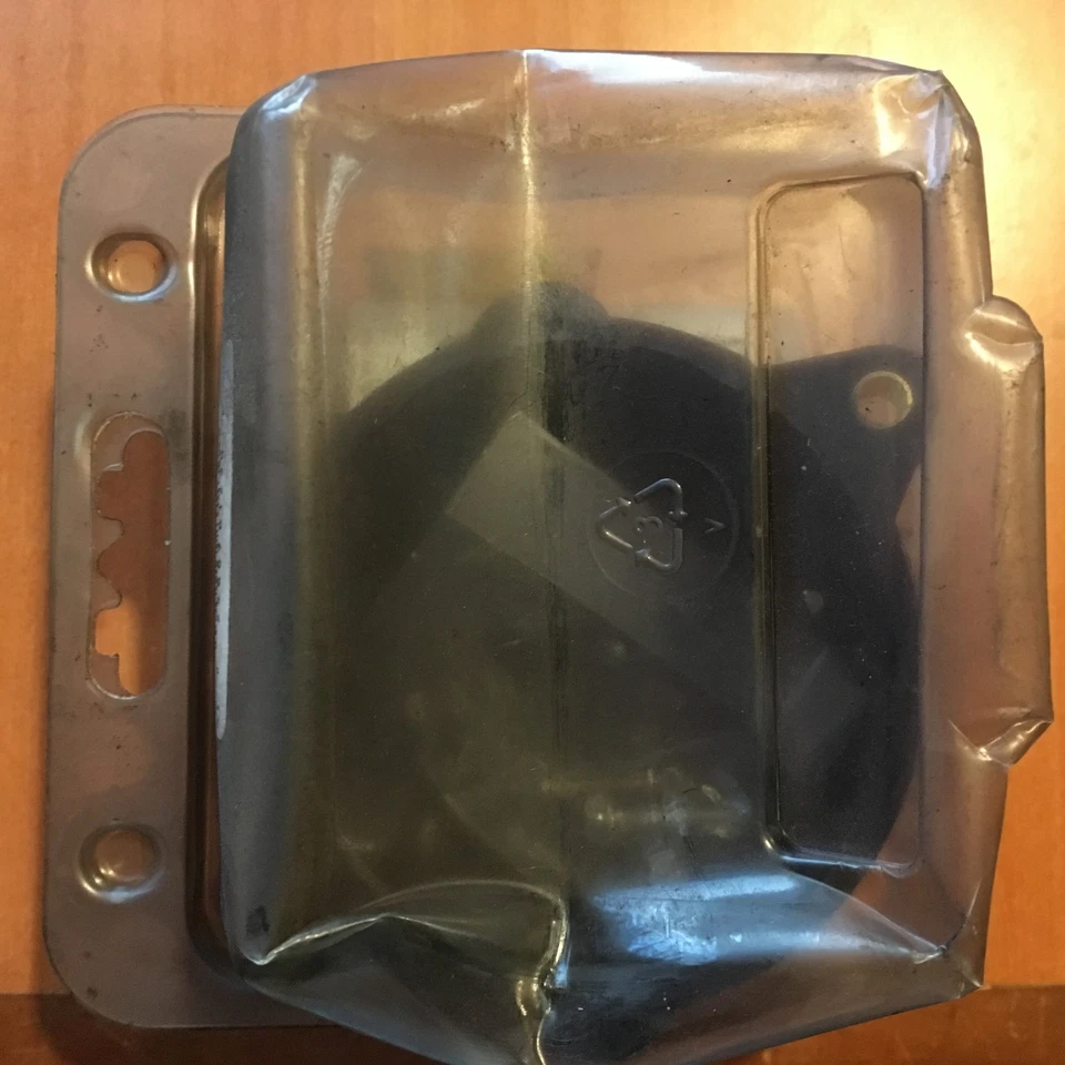WELLS 15570 HONDA DISTRIBUTOR CAP - Image 2 of 3