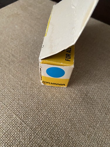 Sylvania Blue Dot Flashcubes Camera Flash Cubes 2 Pack 8 Flashes NEW OLD STOCK - Picture 4 of 11