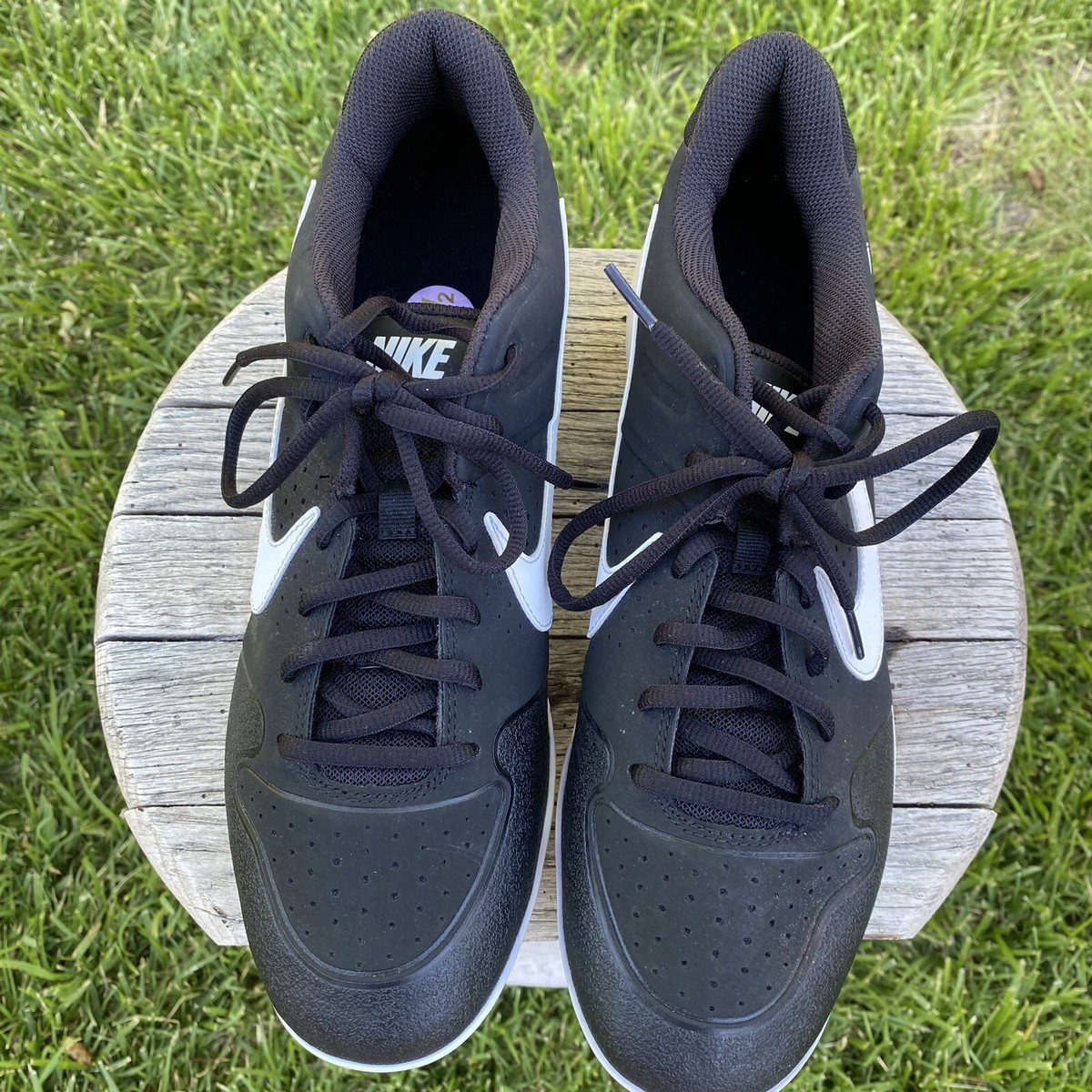 Nike Black & White Sports Athletic Cleats Sneaker Shoes 