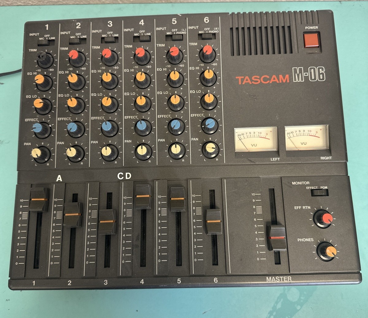 Tascam Model M-06 Mixer Board Analog Vintage_Power On Tascam Model M-06 Mixer Board Analog Vintage_Power On