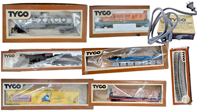 Vintage TYCO HO Train Set   Complete Set w Power Supply-One Owner Works