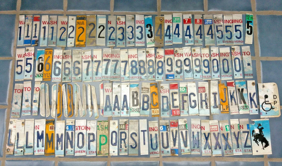 Lot of 100 Craft Grade License Plate Letters and Numbers for Crafts/Art Projects - Image 2 of 4