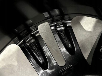 1x Alufelge 18 Zoll 7.0