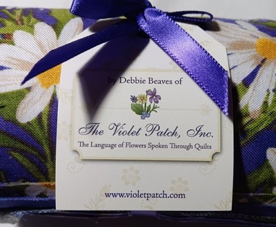 Debbie Beaves Simple Pleasures. Twice the charm roll. 33pc. 9656-129 RJR Fabrics