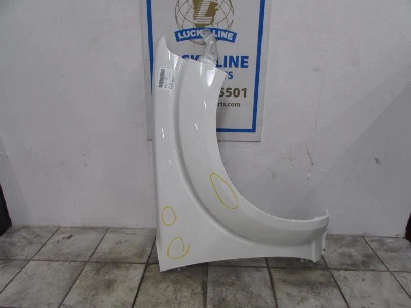 Nissan Frontier 2017 guardabarros derecho blanco Foto 2 de 4