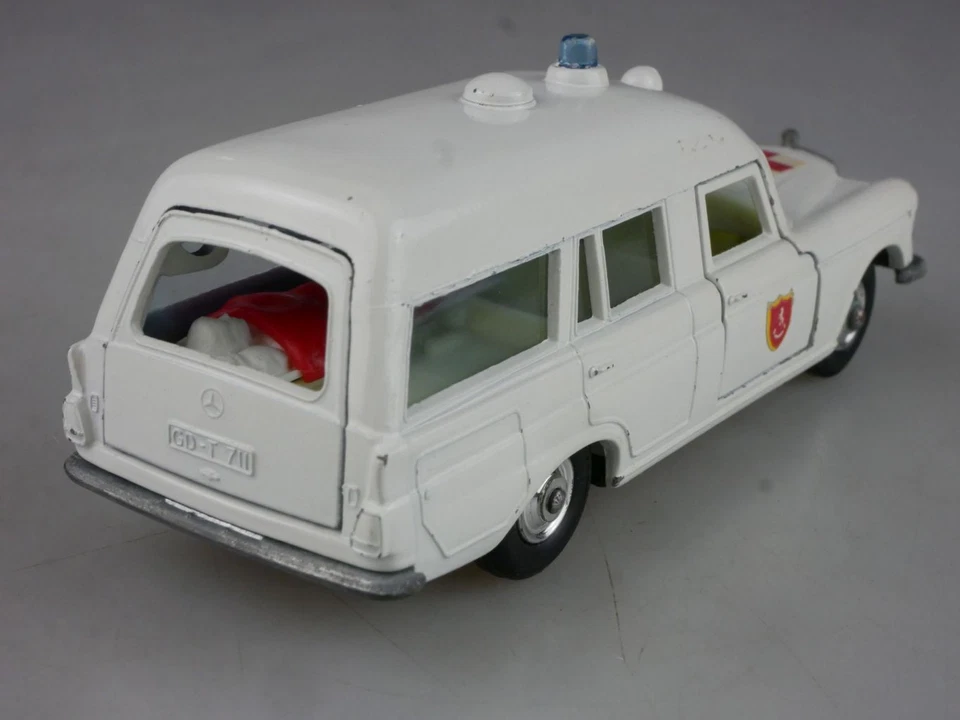 K-06B Mercedes Benz 'Binz' Ambulance - 81437 Matchbox Kingsize Lesney - Bild 4 von 4