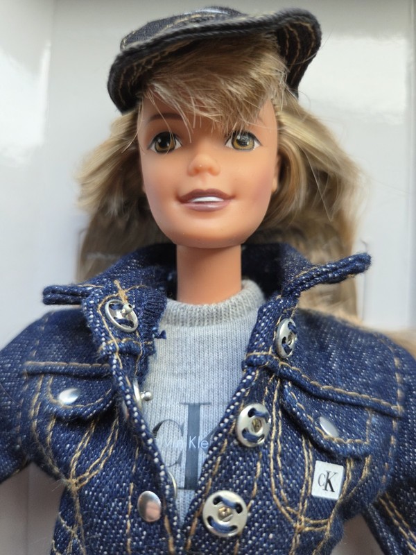 !! Barbie & Brown Eyes & Blue Denim... Bloomingdale's LE Calvin Klein Jeans 1996