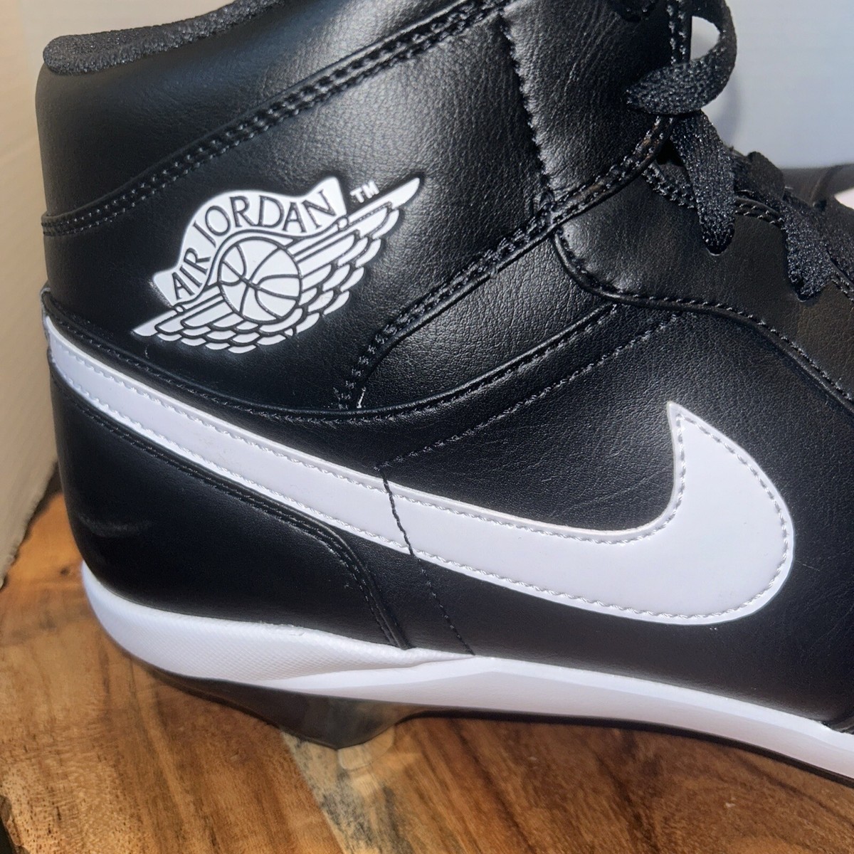 Nike Air Jordan 1 High Retro Metal Baseball Cleats AV5355-001 Men\'s Size 16 Air Jordan 1 Retro Metal Size 16 Baseball Cleats Men main image 2