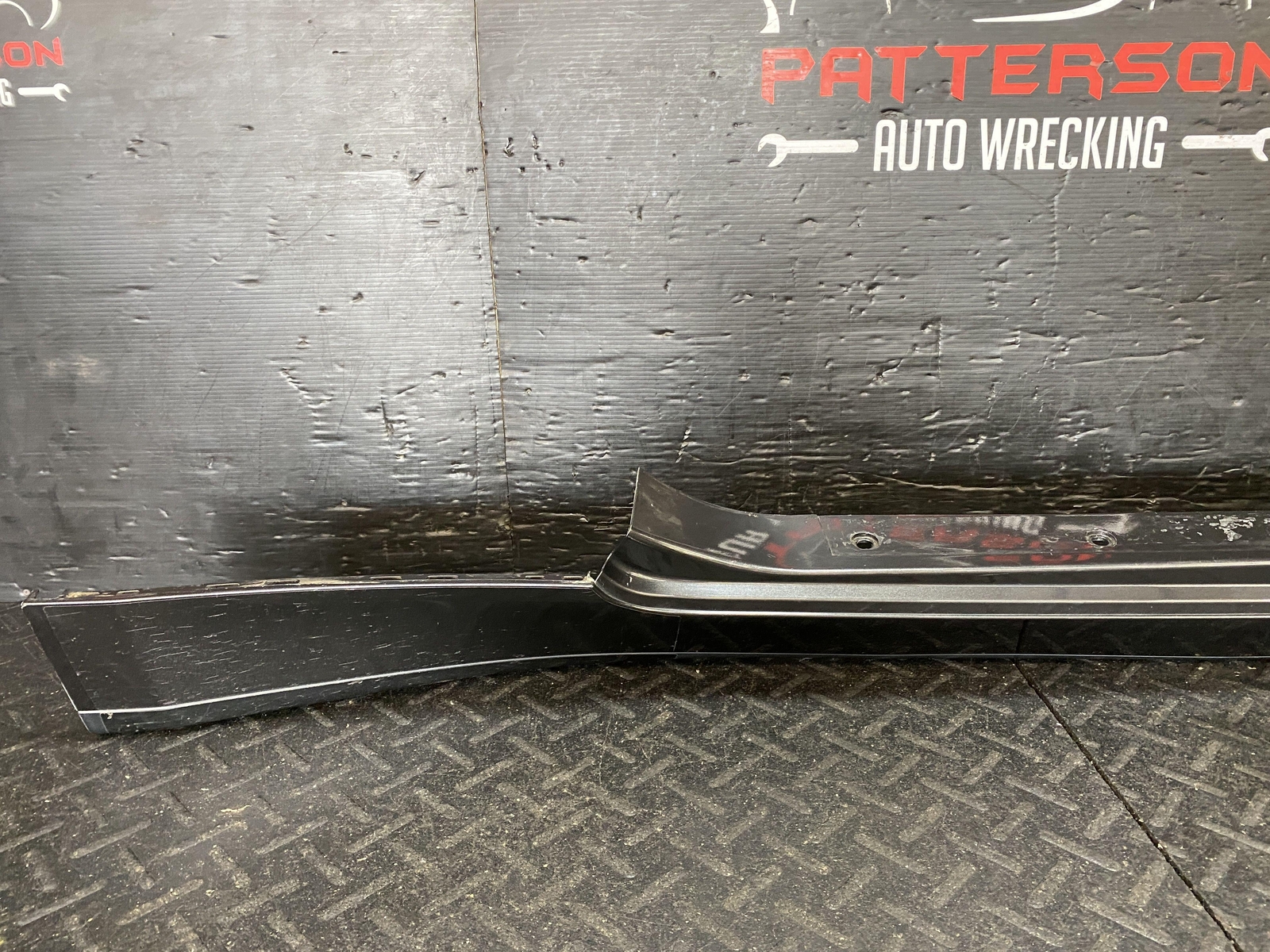 08-10 MASERATI GRANTURISMO PASSENGER RH ROCKER TRIM MOULDING GRAY ID 080093500