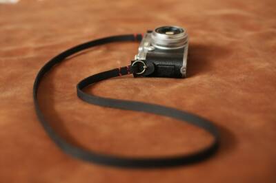 11mm black grained leather handmade camera neck shoulder strap | windmup