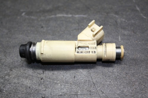 Mazda Tribute EP  Einspritzdüse Düse YL8E-C7B
