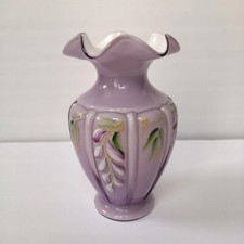 FENTON H/P SIGNED BY THE ARTIST "WISTERIA" LAVENDER OVERLAY VASE VINTAGE