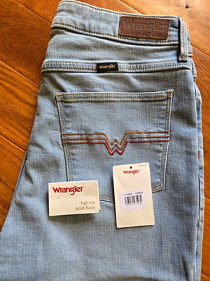 Wrangler Women s High-Rise Bold Boot Light Wash Stretch Denim Jeans Size 10x34