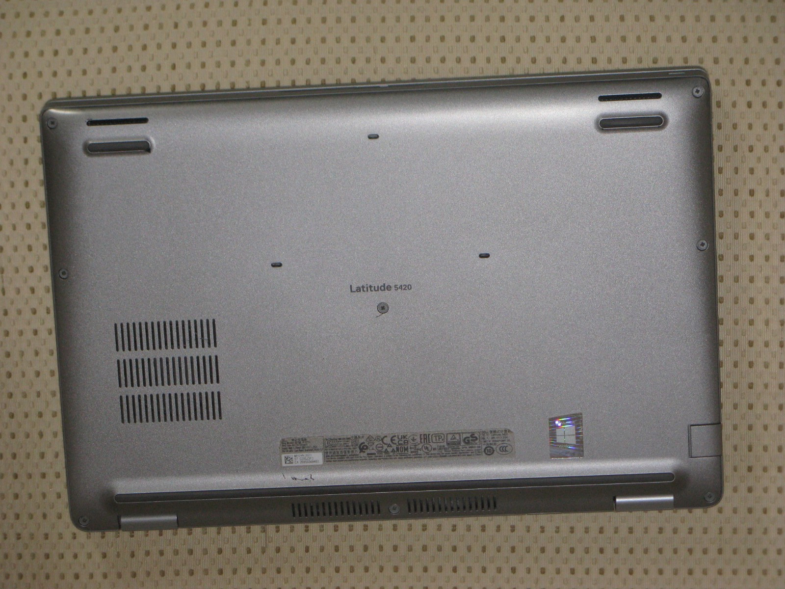 Dell Latitude 5420, 14-Inch Laptop, with Intel Core i7 11th Gen., 256 GB NVMe (Non-Volatile Memory Express), Windows 11 Pro