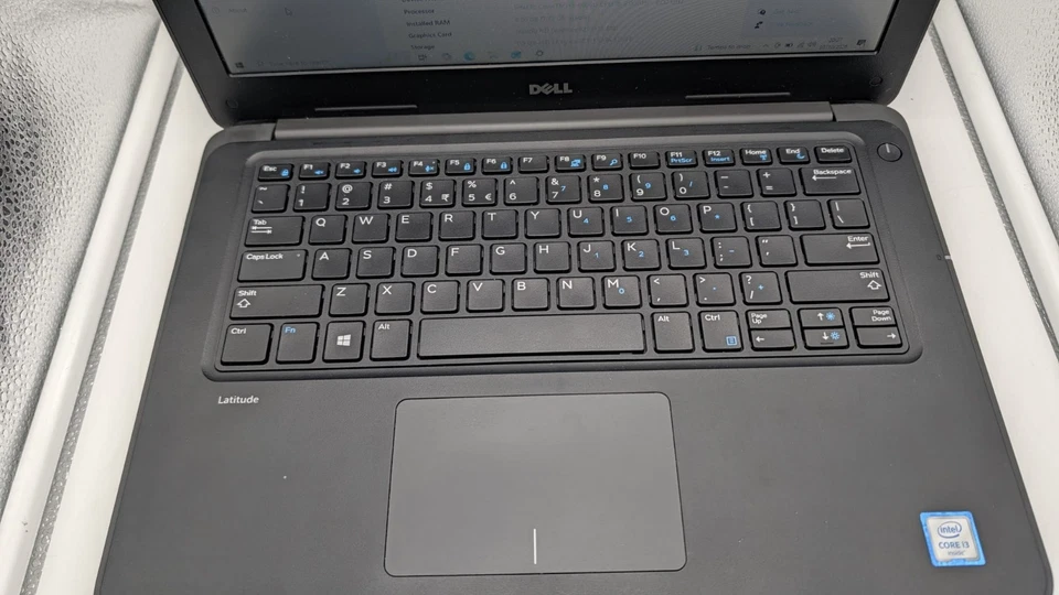 Dell Latitude 3380 · i3-6006U · 8GB · 128GB, photo 3 of 5