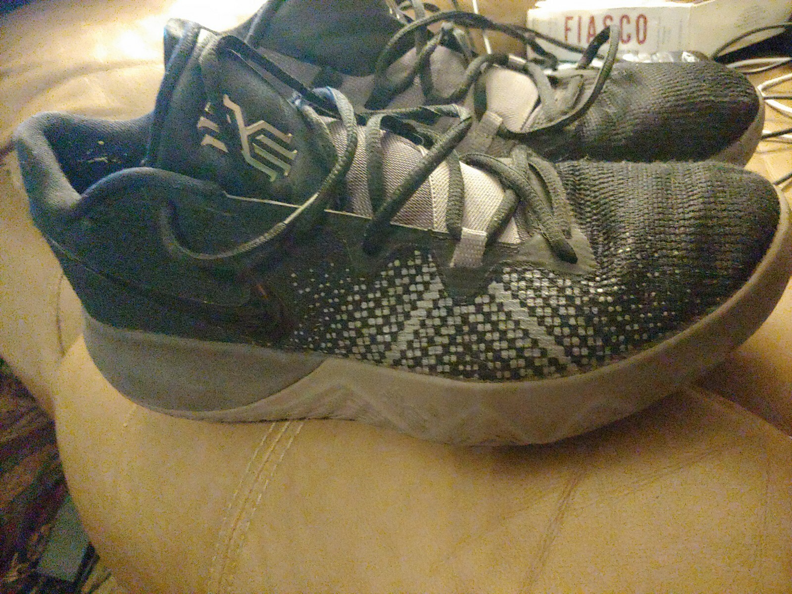 nike kyrie flytrap black thunder grey