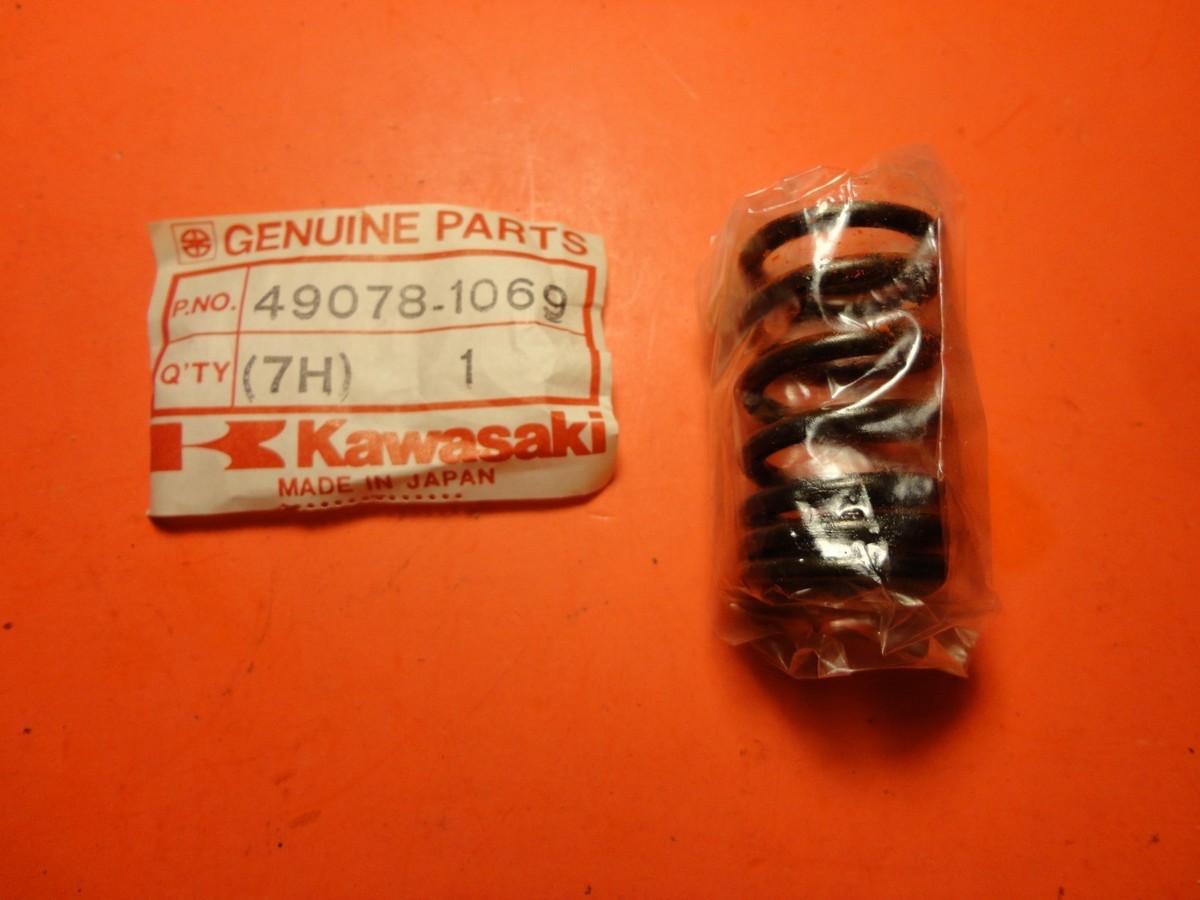 スプリング NOS NEW OEM ORIGINAL KAWASAKI ZX900 ZX1000 OUTER VALVE SPRING