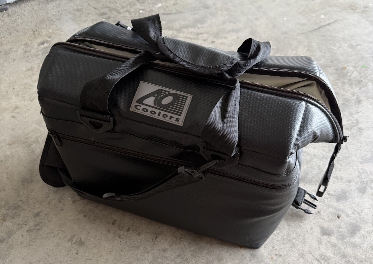 S Aocr12bk Carbon Series Cooler - Black