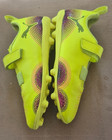 Excellent Condition  Puma Youth Soccer Cleats - Bright Yellow/Pink - Size 3 — photo 4