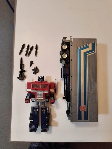 Vintage 1984 Hasbro Takara Transformers G1 Optimus Prime Figure Incomplete