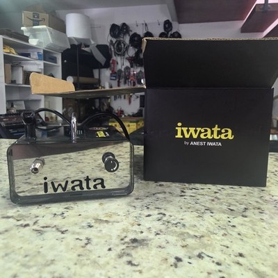IWATA IS35 Studio Series Ninja Jet Air Compressor Works Great Ships Free 
