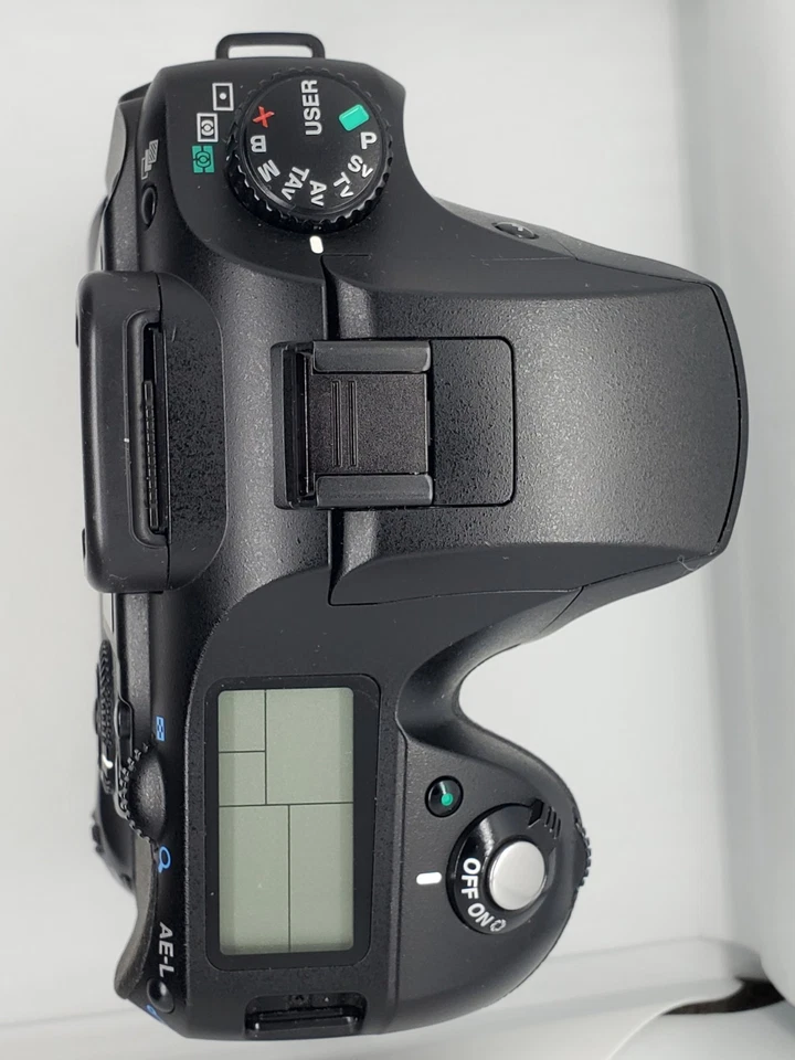 PENTAX Pentax K K10D - w/Grip, Three Batteries, SD - Image 4 of 4