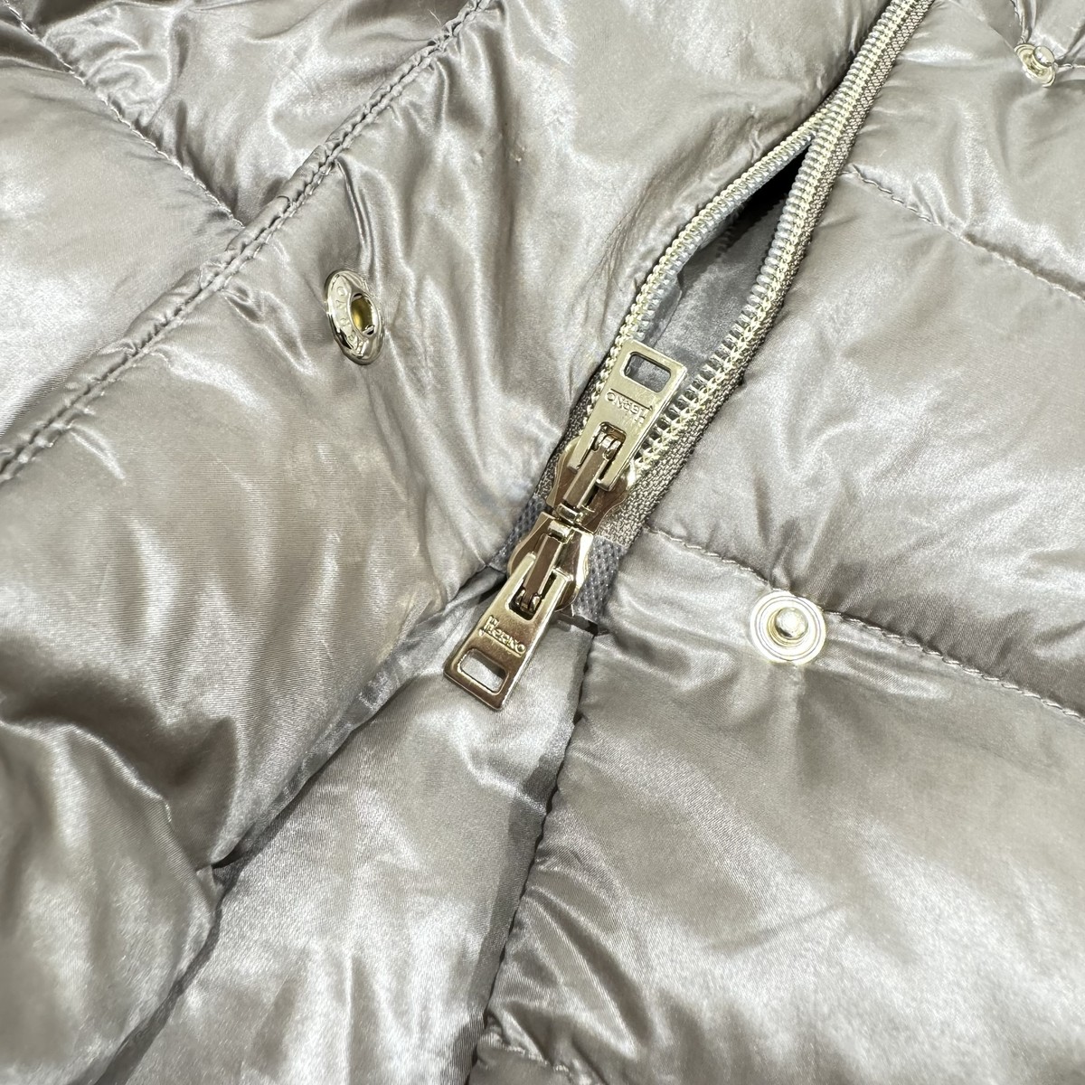 Authentic HERNO Removable Hood Ladies Down Coat Down Jacket Authentic HERNO Removable Hood Ladies Down Coat Down Jacket