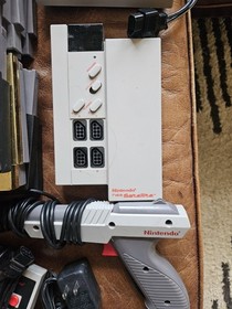 NES Nintendo - Lot of 40 Games, Yobo Console, Controllers, Gun & More. Untested