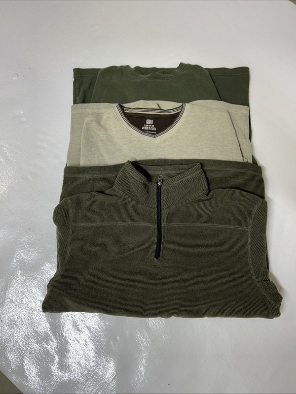 Men’s 3 Piece Lot Long Sleeve Size Small (34-36) Preowned/Good Condition