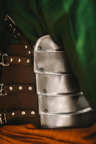 Second Age Elves Full Armor Set – LARP Cuirass, Bracers, Leg Greaves, Shoulders - Picture 8 of 9