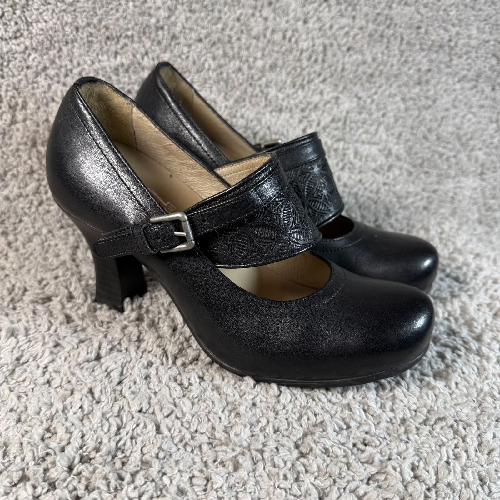 Miz Mooz Black Leather Mary Jane Heels Pumps Embossed Strap Womens 8.5 