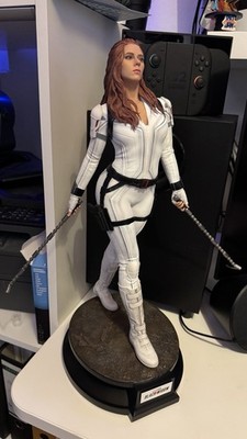 Queen Studios Black Widow 1/4 Resin Statue Snow Suit Marvel